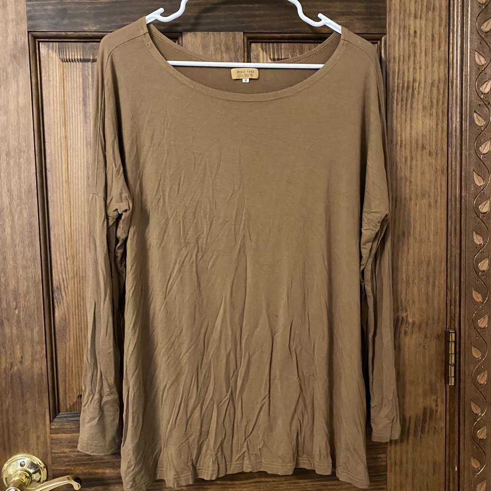 ✨buy 2 get 1 free✨ Tan/brown long sleeve top